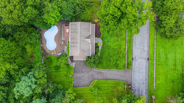 1 Stonefield Court, Cortlandt Manor, NY 10567