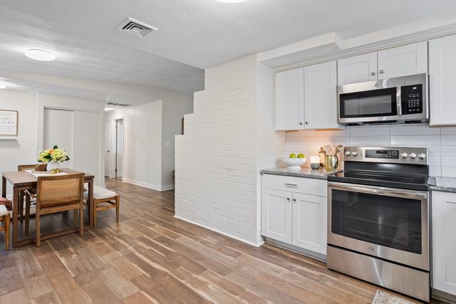 10 Parlee Road, Chelmsford, MA 01824