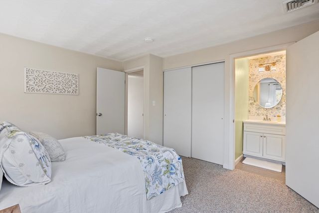 10 Parlee Road, Chelmsford, MA 01824