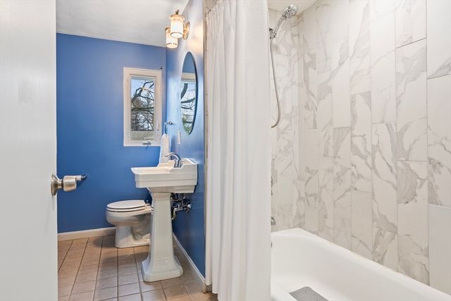 10 Parlee Road, Chelmsford, MA 01824