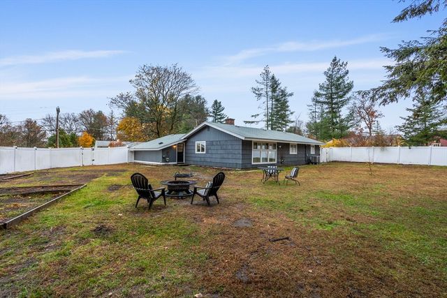 10 Parlee Road, Chelmsford, MA 01824