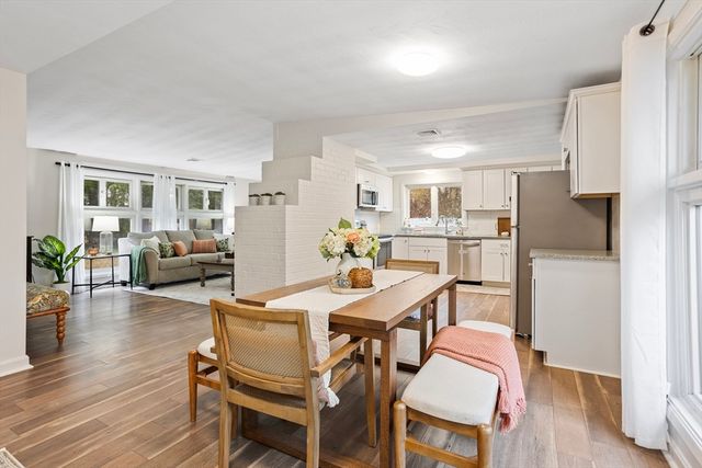 10 Parlee Road, Chelmsford, MA 01824