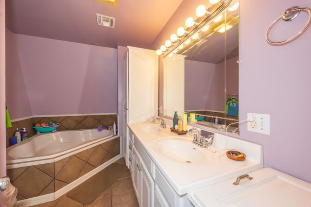 339 Adams St, Raceland, LA 70394