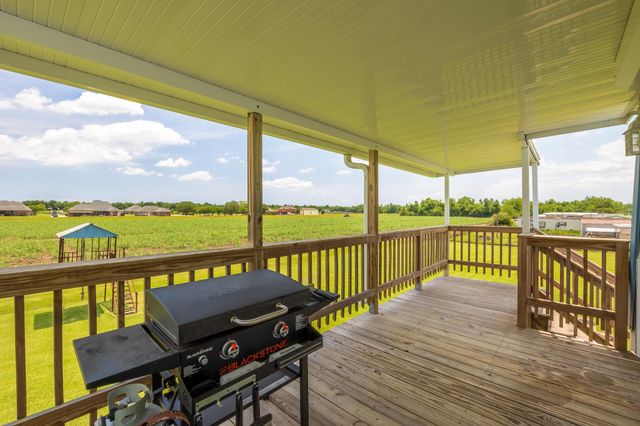 339 Adams St, Raceland, LA 70394
