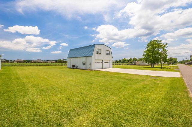 339 Adams St, Raceland, LA 70394