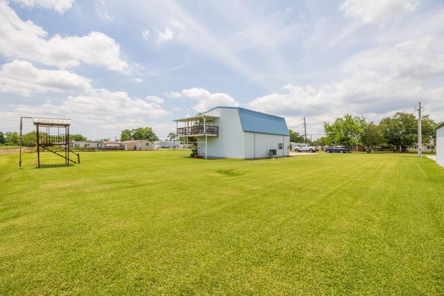 339 Adams St, Raceland, LA 70394