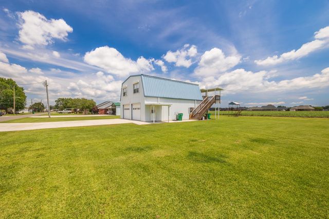 339 Adams St, Raceland, LA 70394
