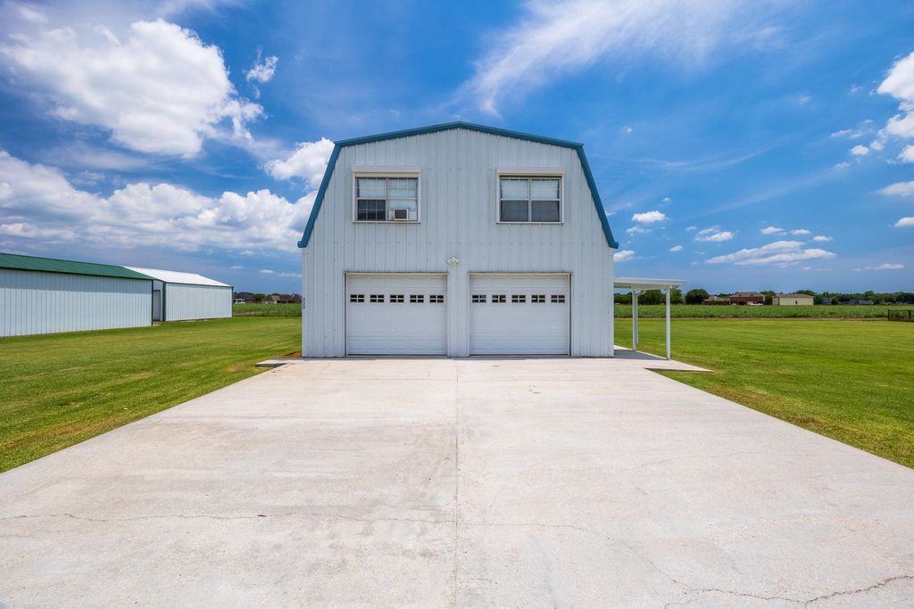 339 Adams St, Raceland, LA 70394