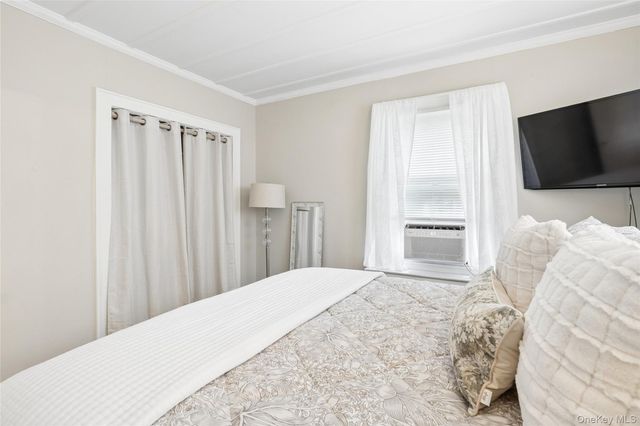 22 South Avenue, Smithtown, NY 11787