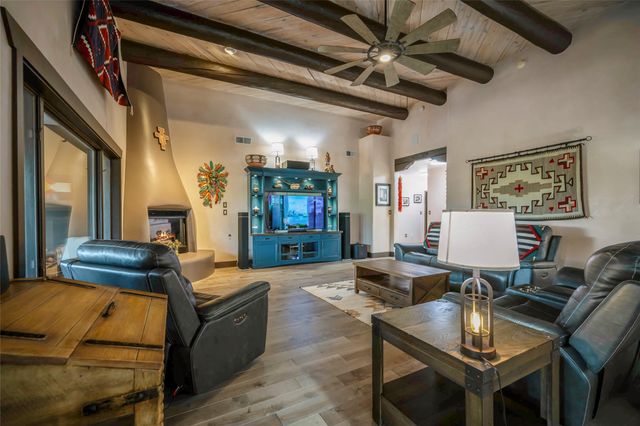11 Vista Lagunitas, Santa Fe, NM 87507