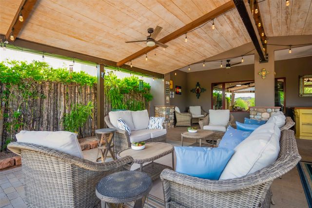 11 Vista Lagunitas, Santa Fe, NM 87507