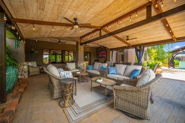 11 Vista Lagunitas, Santa Fe, NM 87507