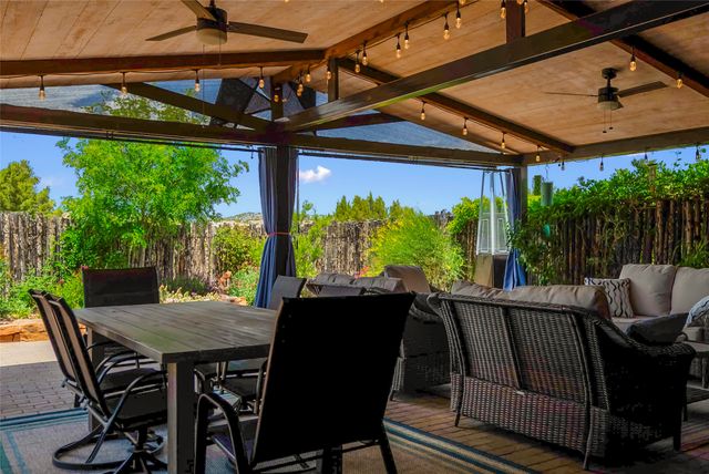 11 Vista Lagunitas, Santa Fe, NM 87507