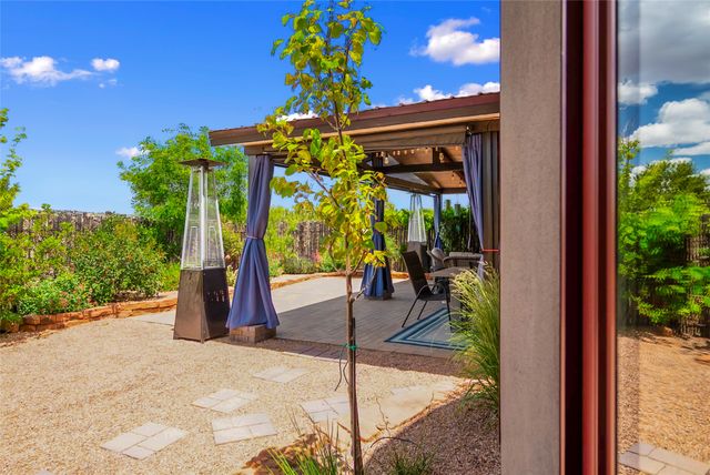 11 Vista Lagunitas, Santa Fe, NM 87507