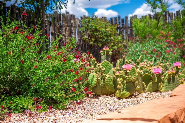 11 Vista Lagunitas, Santa Fe, NM 87507