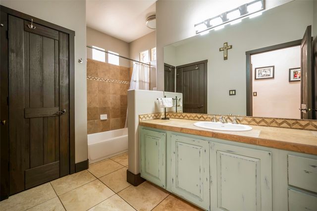 11 Vista Lagunitas, Santa Fe, NM 87507