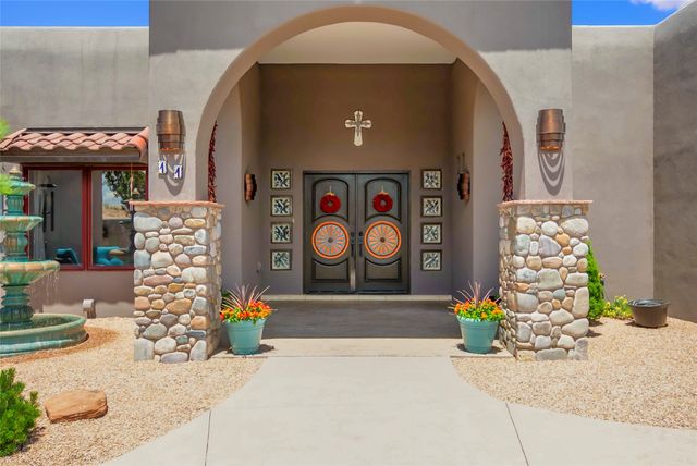 11 Vista Lagunitas, Santa Fe, NM 87507