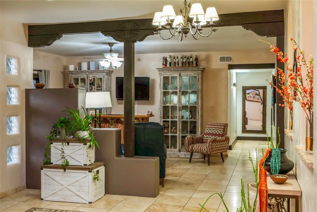 11 Vista Lagunitas, Santa Fe, NM 87507