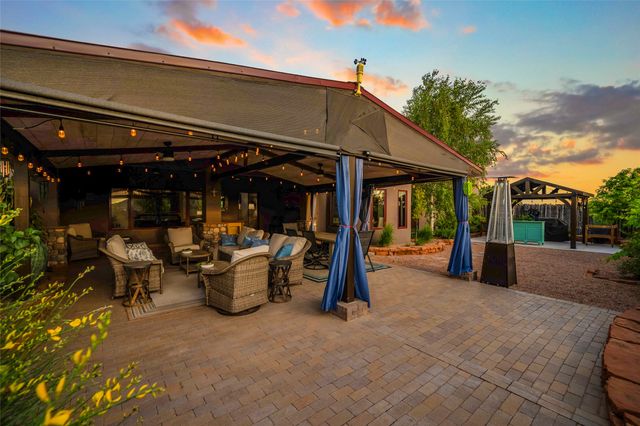 11 Vista Lagunitas, Santa Fe, NM 87507