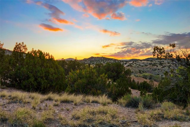 11 Vista Lagunitas, Santa Fe, NM 87507
