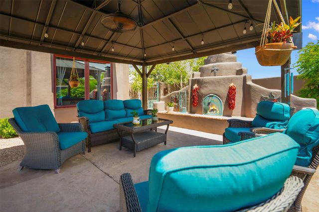 11 Vista Lagunitas, Santa Fe, NM 87507
