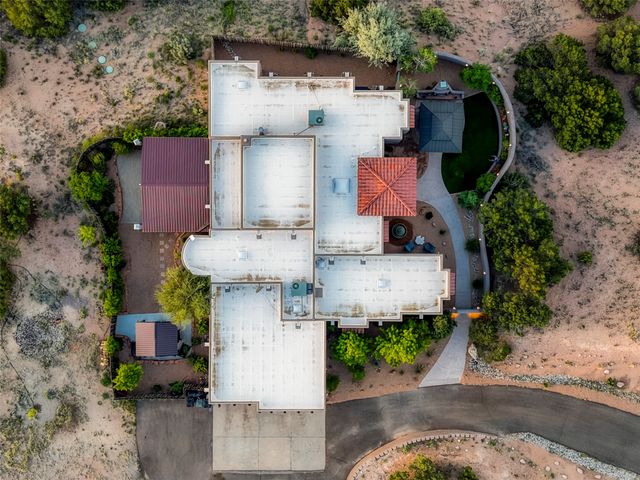 11 Vista Lagunitas, Santa Fe, NM 87507
