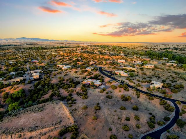 11 Vista Lagunitas, Santa Fe, NM 87507