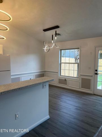 1884 Elmhurst Way, Knoxville, TN 37923