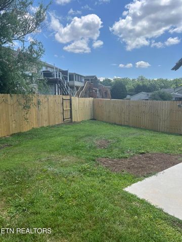 1884 Elmhurst Way, Knoxville, TN 37923