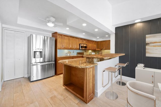 2675 NE 24th Street, Lighthouse Point, FL 33064