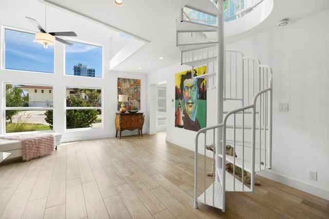 2675 NE 24th Street, Lighthouse Point, FL 33064