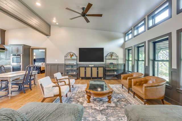 8512 Hilltop Drive, Cleburne, TX 76033