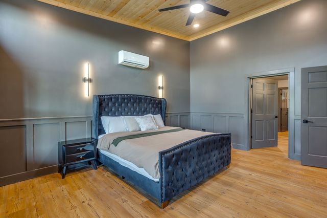 8512 Hilltop Drive, Cleburne, TX 76033