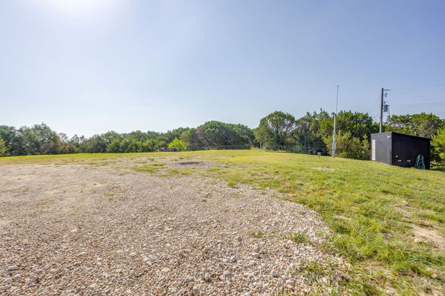 8512 Hilltop Drive, Cleburne, TX 76033