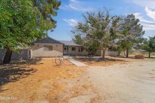 8327 W Avenue I, Lancaster, CA 93536