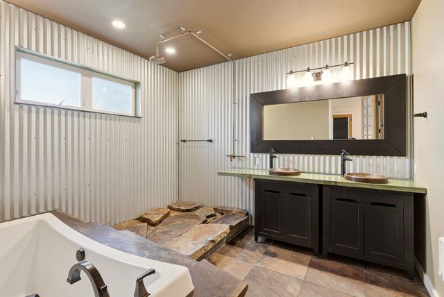 1517 E 19th Ave, Spokane, WA 99203