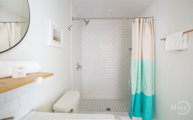 1 E Gordon Street 5, Savannah, GA 31401