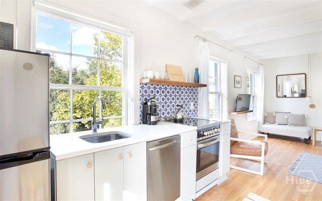 1 E Gordon Street 5, Savannah, GA 31401