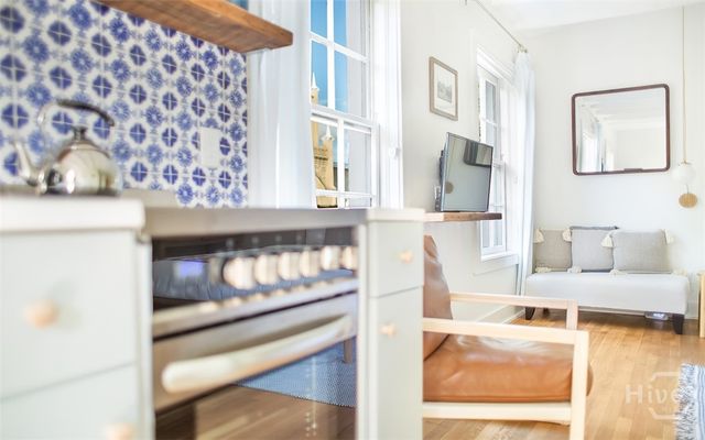 1 E Gordon Street 5, Savannah, GA 31401