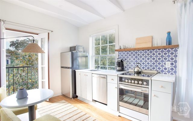 1 E Gordon Street 5, Savannah, GA 31401