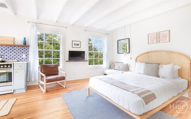 1 E Gordon Street 5, Savannah, GA 31401