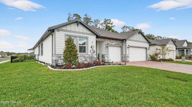2137 Divot Drive, Daytona Beach, FL 32124