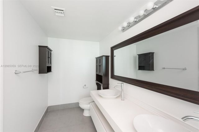 92 SW 3rd Street 2812, Miami, FL 33130