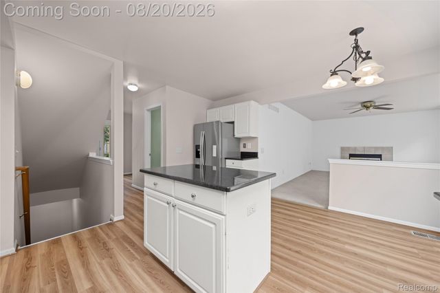 47258 Scarlet Drive N, Novi, MI 48374