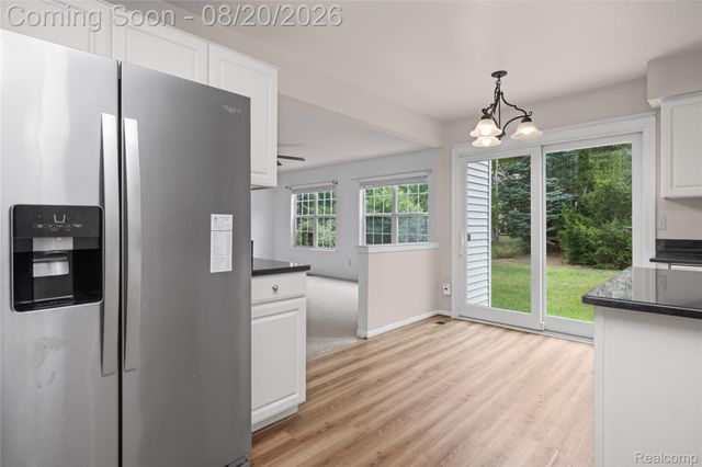 47258 Scarlet Drive N, Novi, MI 48374
