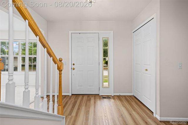47258 Scarlet Drive N, Novi, MI 48374