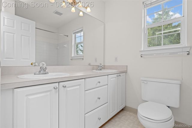 47258 Scarlet Drive N, Novi, MI 48374