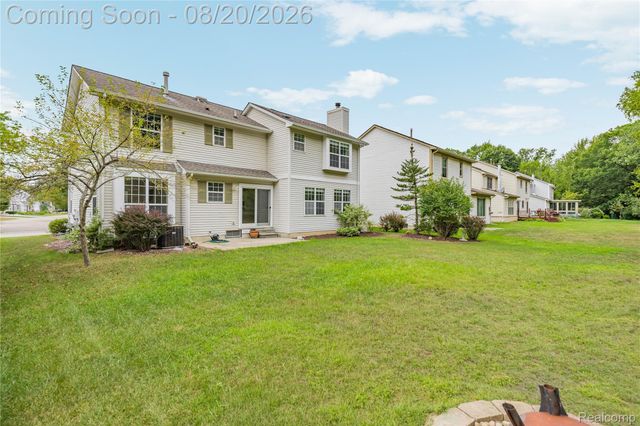 47258 Scarlet Drive N, Novi, MI 48374