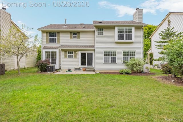 47258 Scarlet Drive N, Novi, MI 48374