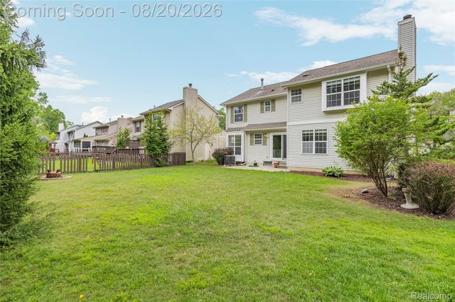 47258 Scarlet Drive N, Novi, MI 48374